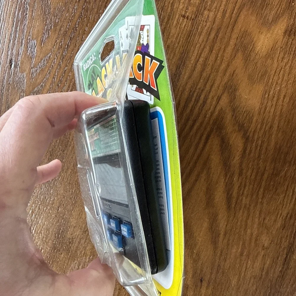 Vintage RADICA Blackjack 21 Pocket‎ Handheld Electronic Game Model 1350 Works